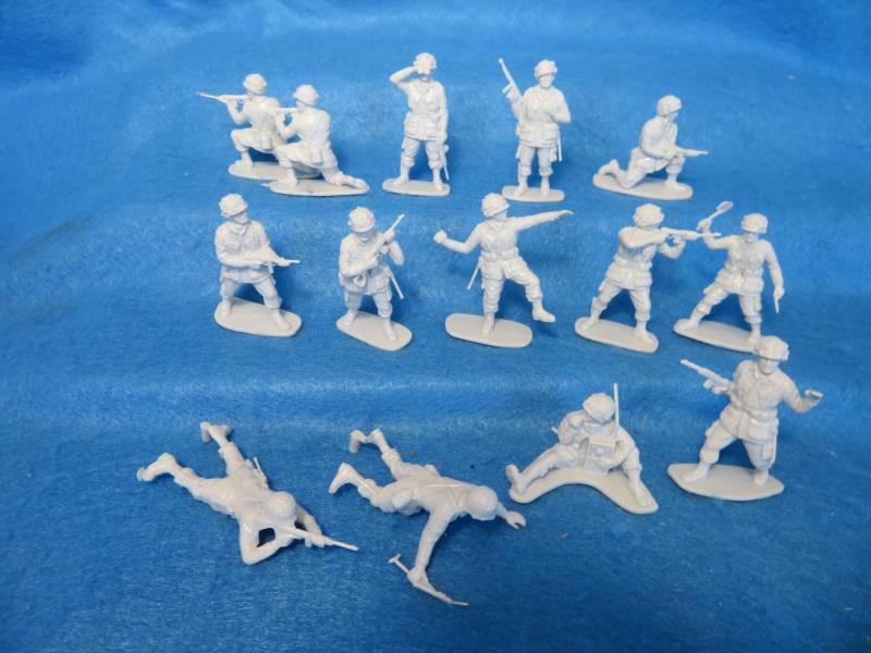 US Paratroops 14 figures in 13 poses (2711) <FONT COLOR=#CC0000>(54mm) </FONT>